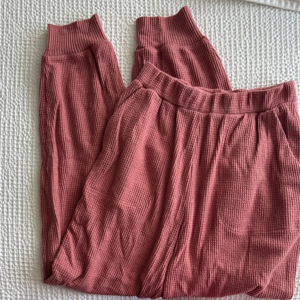 Abercrombie & Fitch Pink Ribbed Tank and Pants Set - Picture 3 of 4